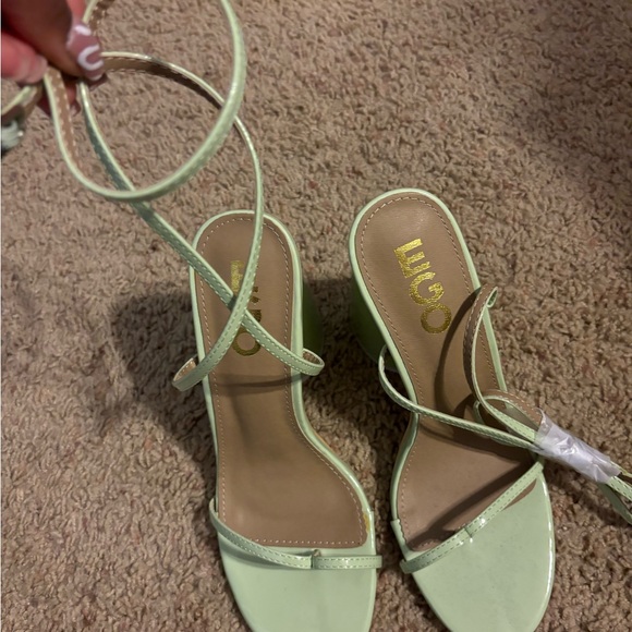 Mint Green Platform Heels - Picture 4 of 4